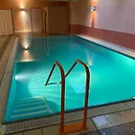 Hotel 77 Qm Fewo Schlosspark Residenz Innenstadt Schwimmbad *