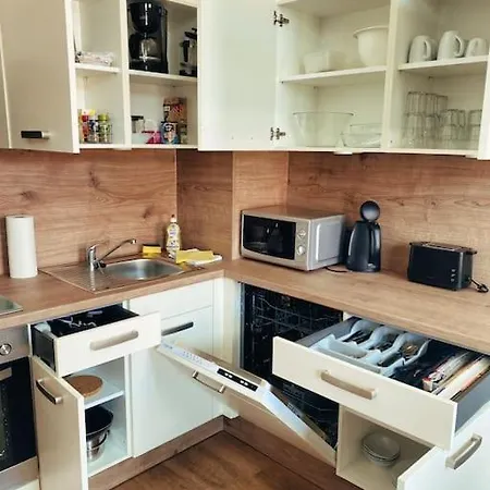 Отель 77 Qm Fewo Schlosspark Residenz Innenstadt Schwimmbad *