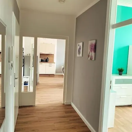 Отель 77 Qm Fewo Schlosspark Residenz Innenstadt Schwimmbad Шверин