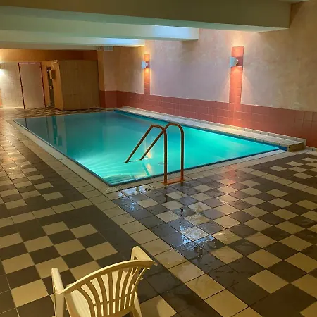 77 Qm Fewo Schlosspark Residenz Innenstadt Schwimmbad Отель