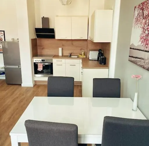 Hotel 77 Qm Fewo Schlosspark Residenz Innenstadt Schwimmbad