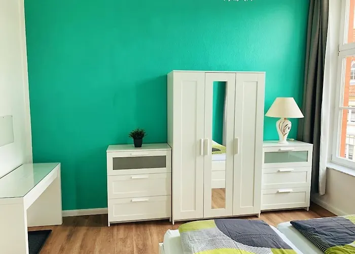 77 Qm Fewo Schlosspark Residenz Innenstadt Schwimmbad Hotel *