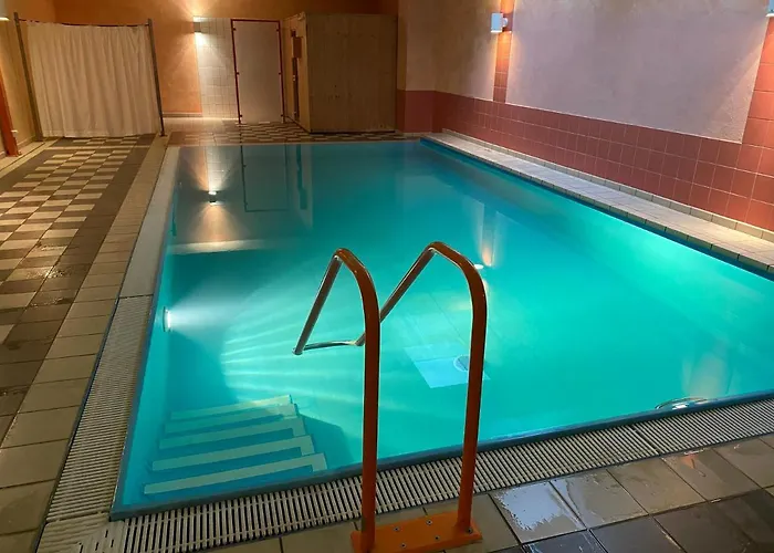 Hotel 77 Qm Fewo Schlosspark Residenz Innenstadt Schwimmbad *